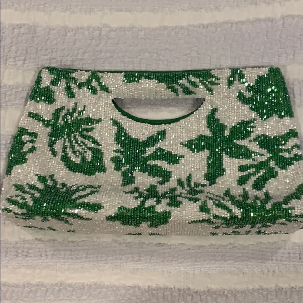 Moyna clutch